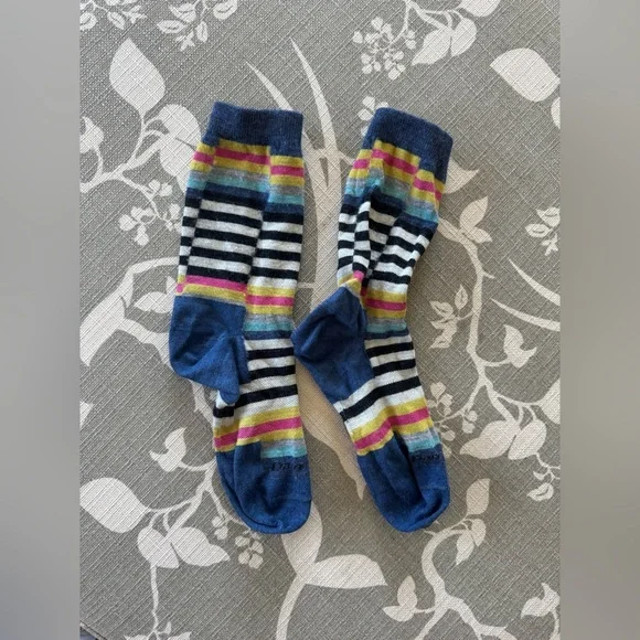 Darn Tough Socks, Size Medium - Picture 2 of 4